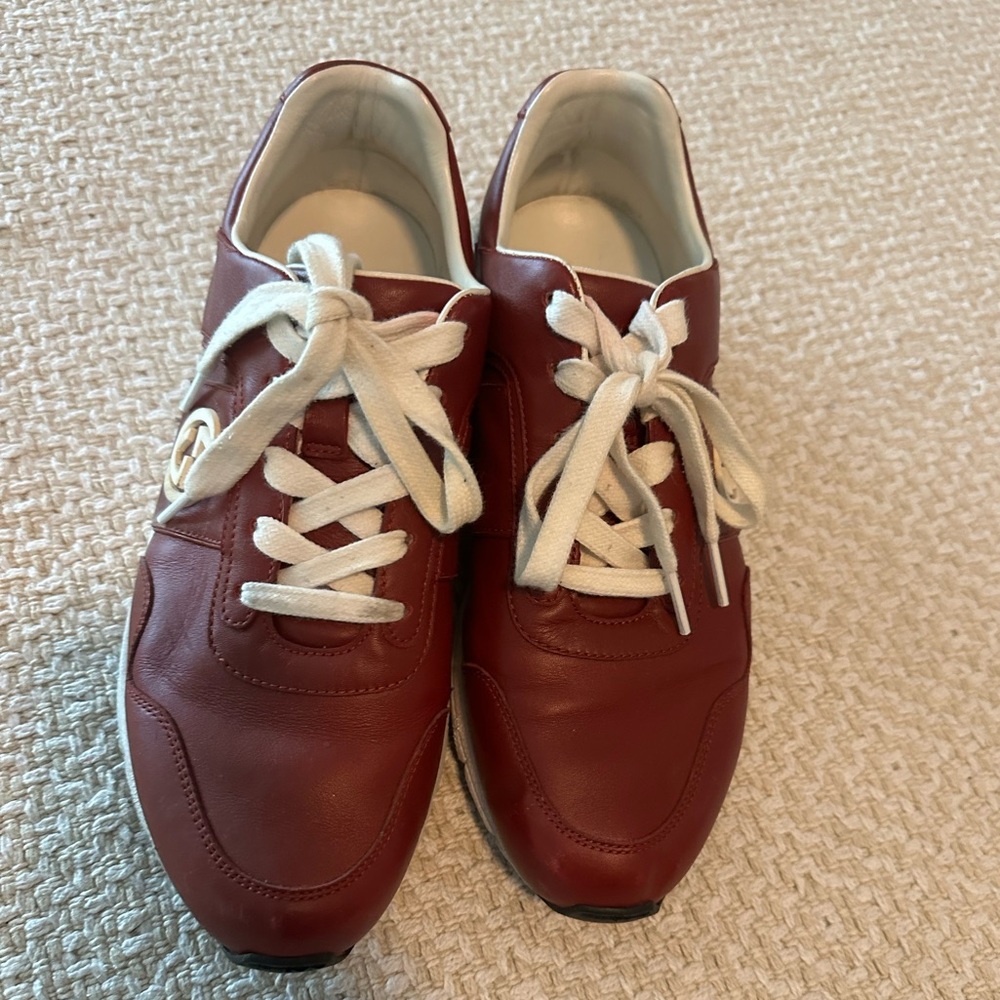 Gucci sneakers, red leather. Size 38,5